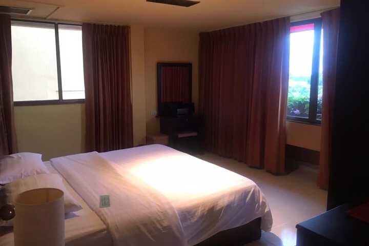 Room 15 of 52