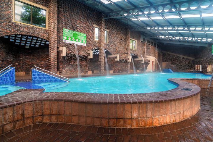 Pool 199 of 267