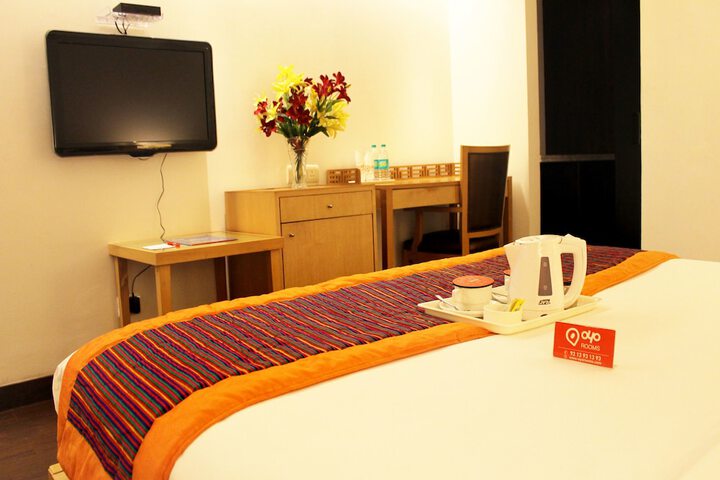 Room 9 of 14