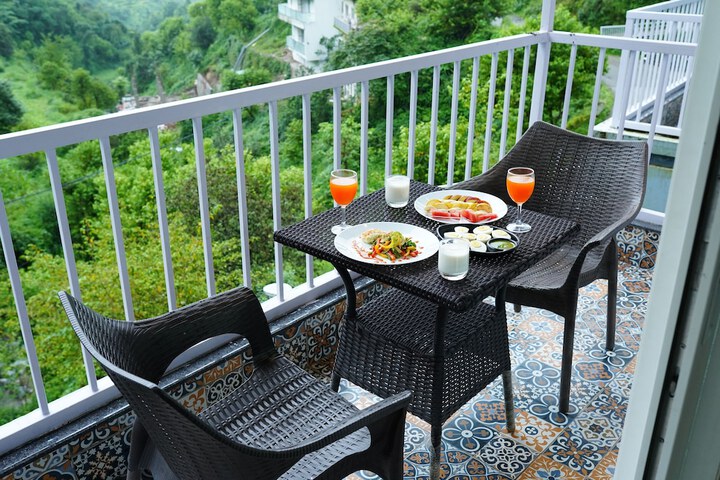 Breakfast/Coffee Service 121 of 152