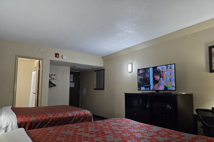 Room 11 of 15