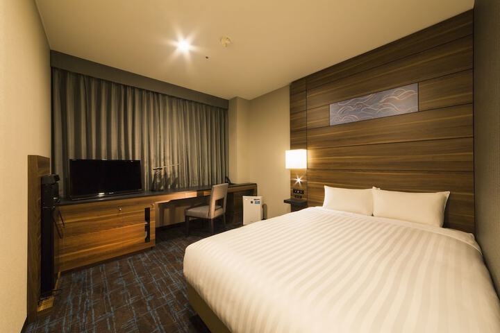 Room 6 of 25