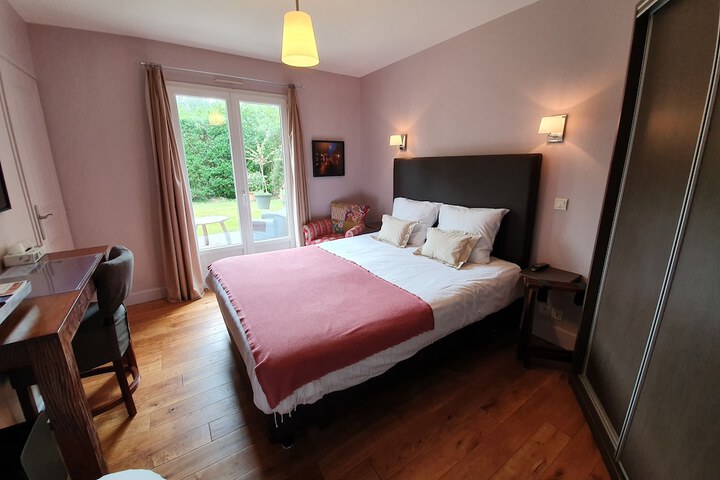Room 2 of 39