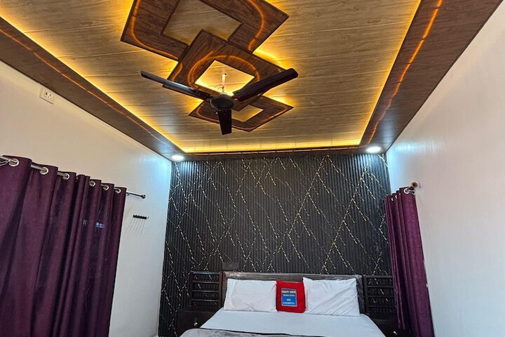 Room 11 of 25