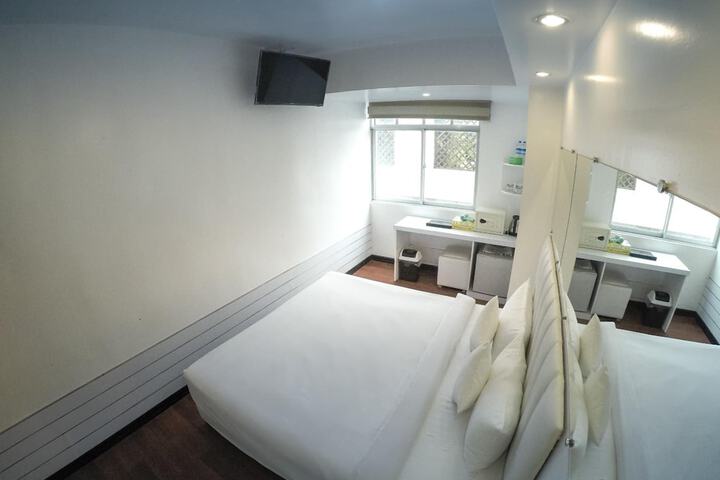Room 25 of 66