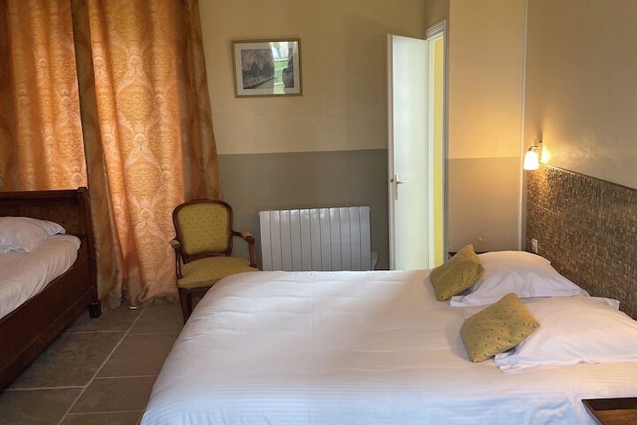 Room 15 of 35