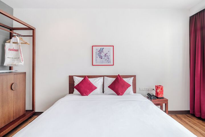 Room 10 of 51