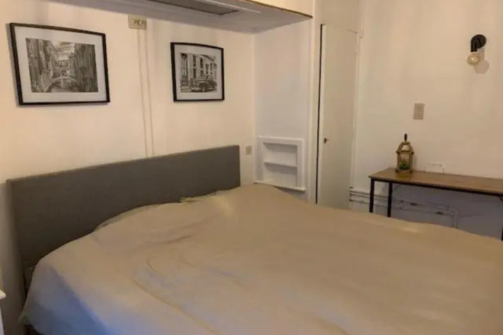Room 3 of 3