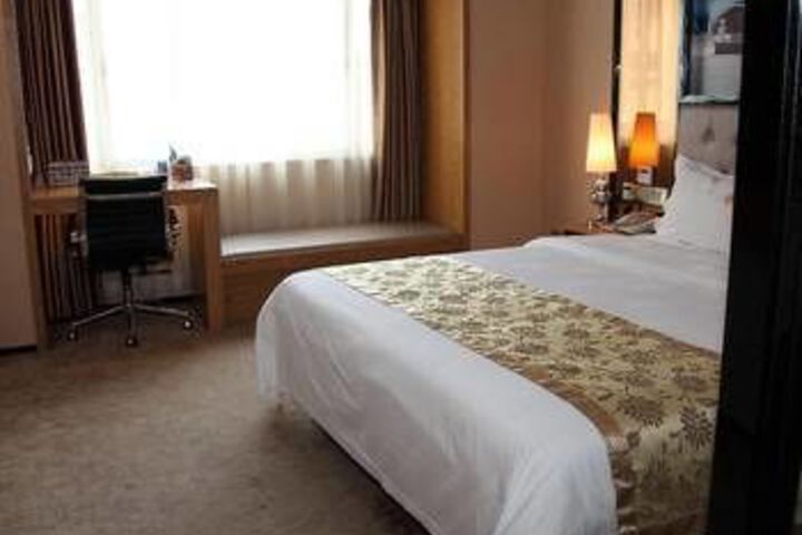 Room 3 of 9