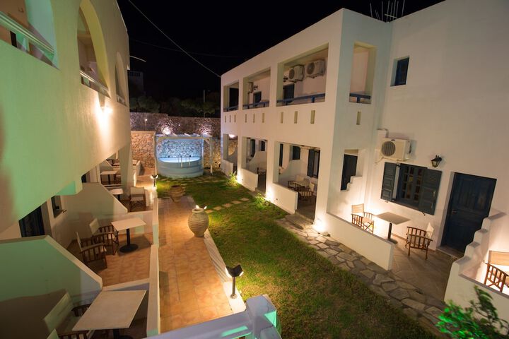 Hotel Exterior 80 of 84