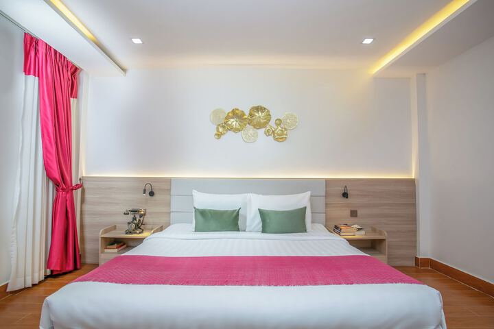Room 35 of 180