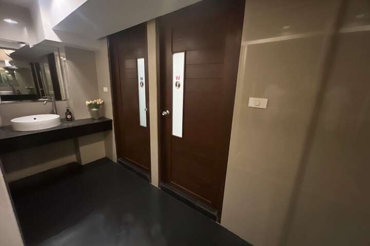 Room 35 of 42