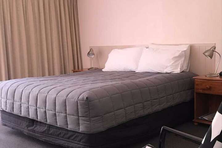 Room 9 of 107