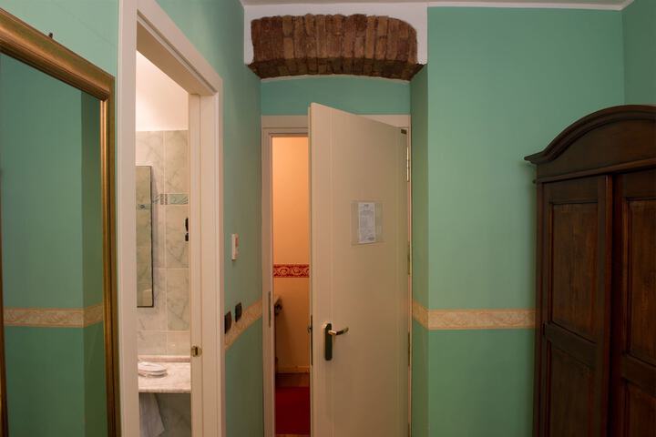 Room 8 of 53