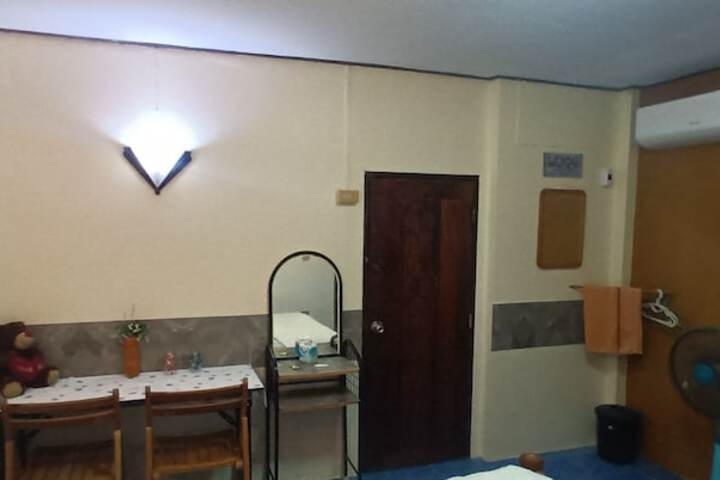 Room 31 of 104