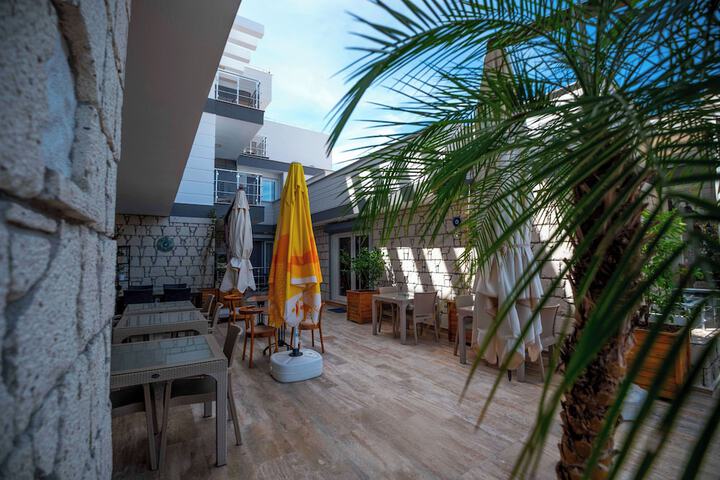 Hotel Exterior 59 of 66