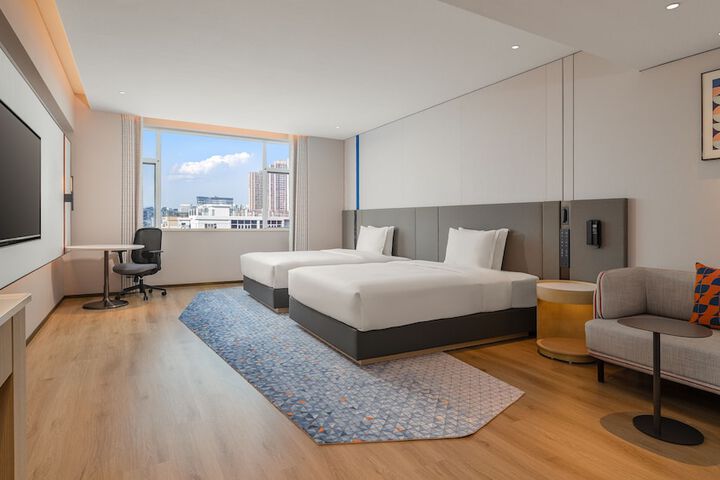 Room 34 of 69