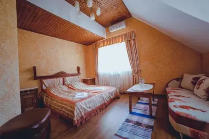 Room 5 of 20