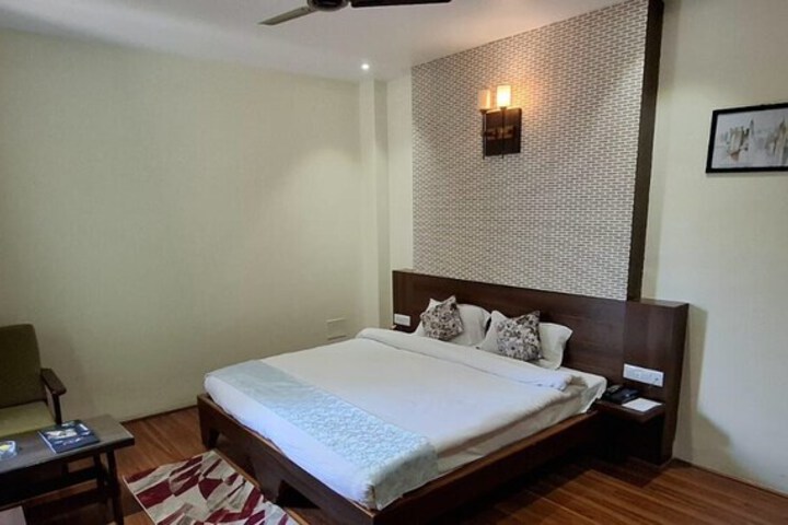Room 10 of 126