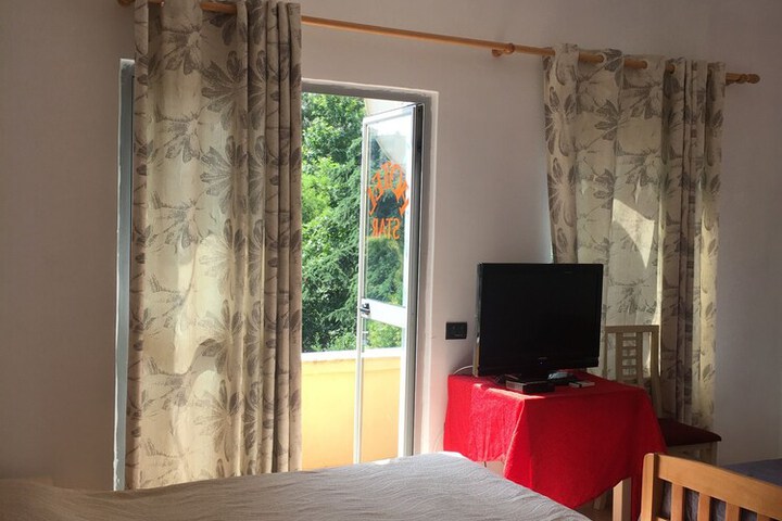 Room 21 of 34