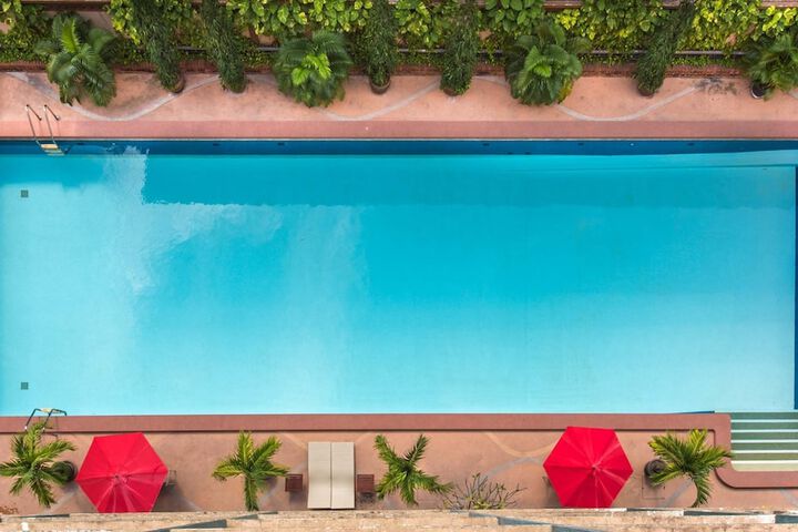 Pool Hotel