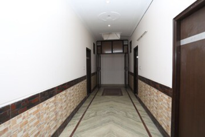 Ballroom/Hall 7 of 21