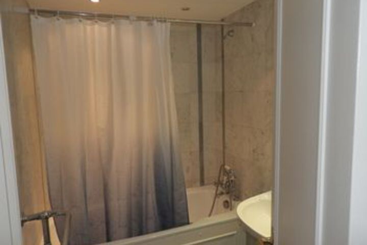 Room 4 of 31
