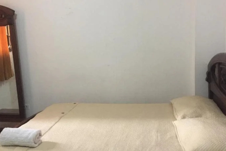 Room 11 of 13