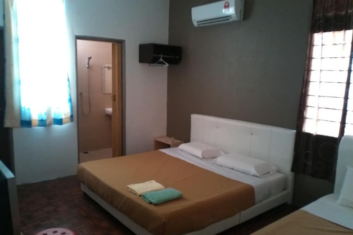 Room 8 of 19