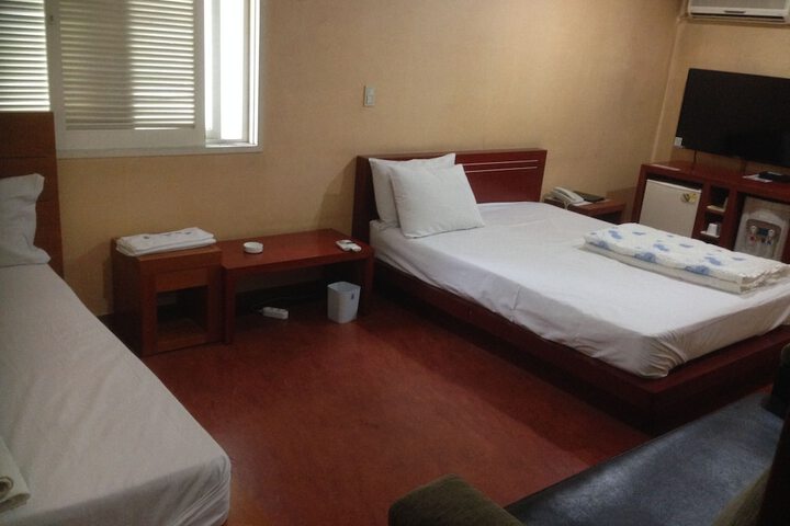 Room 18 of 50