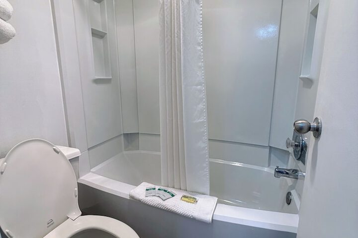 Room 16 of 20