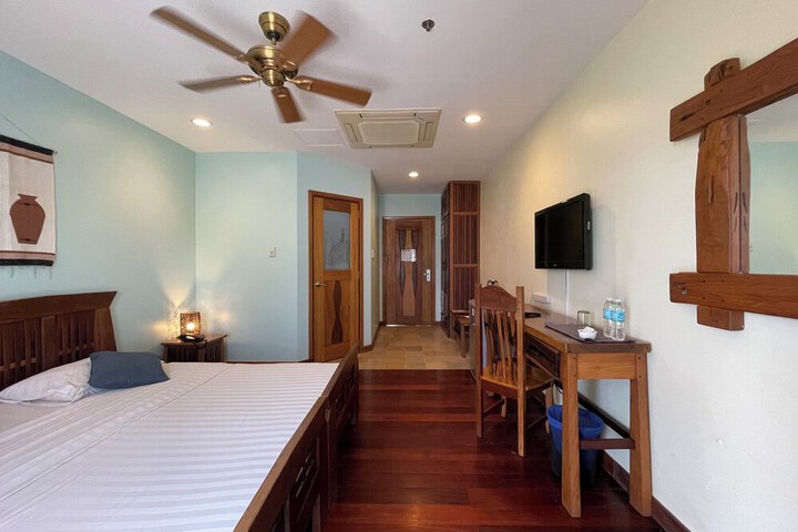Room 9 of 68