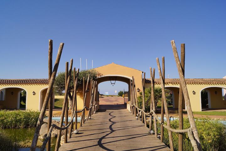 Hotel Exterior 138 of 161