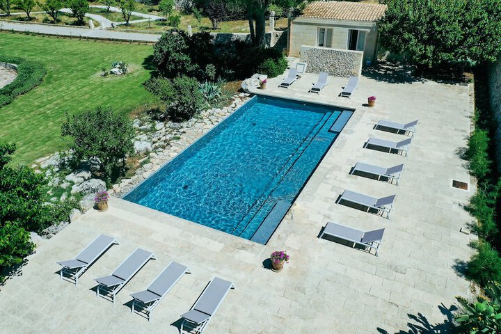 Pool 138 of 205