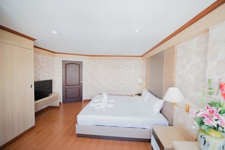 Room 7 of 20