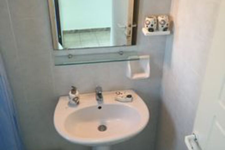 Room 10 of 46