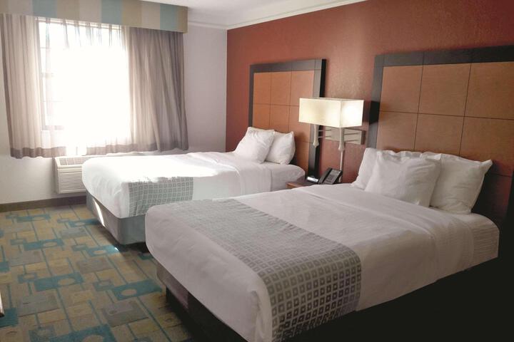 2 Double Beds Deluxe Room (6 of 8)