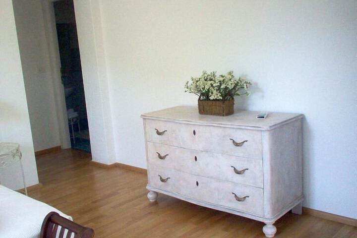 Room 8 of 24