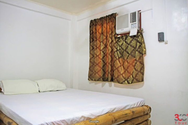 Room 5 of 16