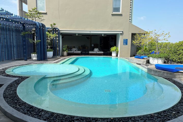 Pool 56 of 98