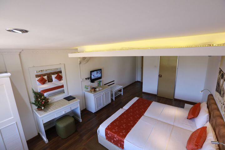 Room 5 of 48