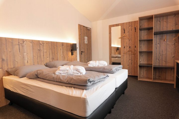 Room 4 of 22