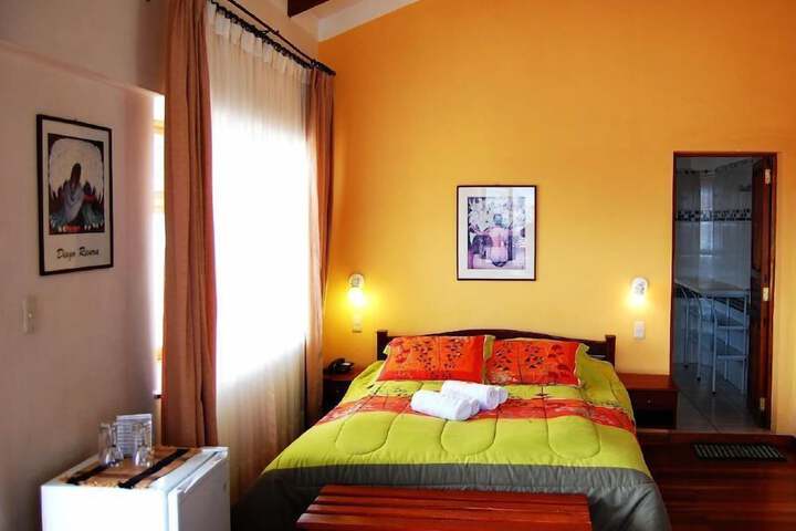 Room 9 of 32