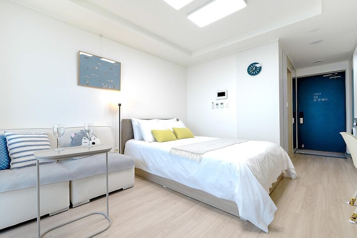 Room 287 of 640