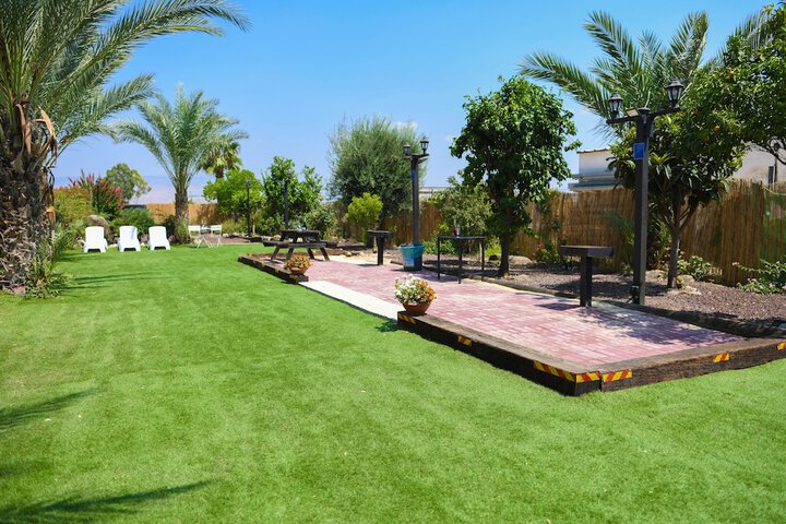 Hotel Exterior 56 of 73