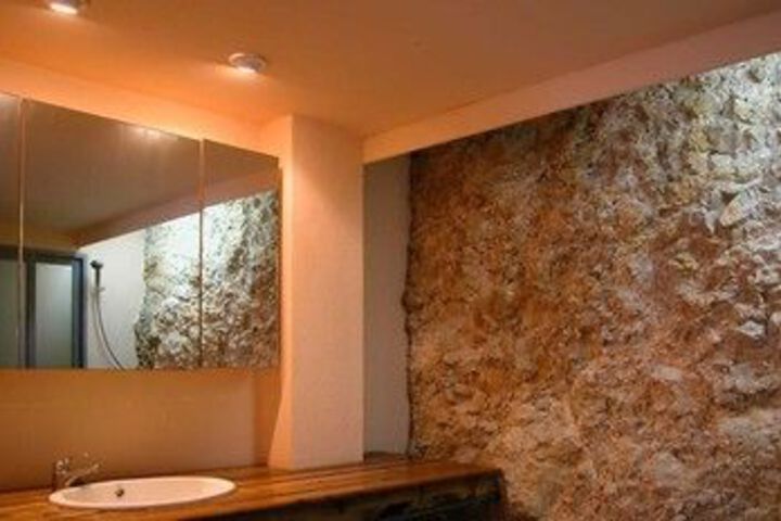 Room 4 of 19