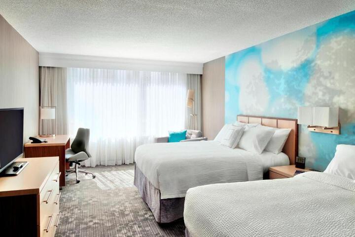 2 Queen Beds Accessible (2 of 4)