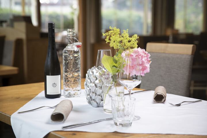 Dining 50 of 58