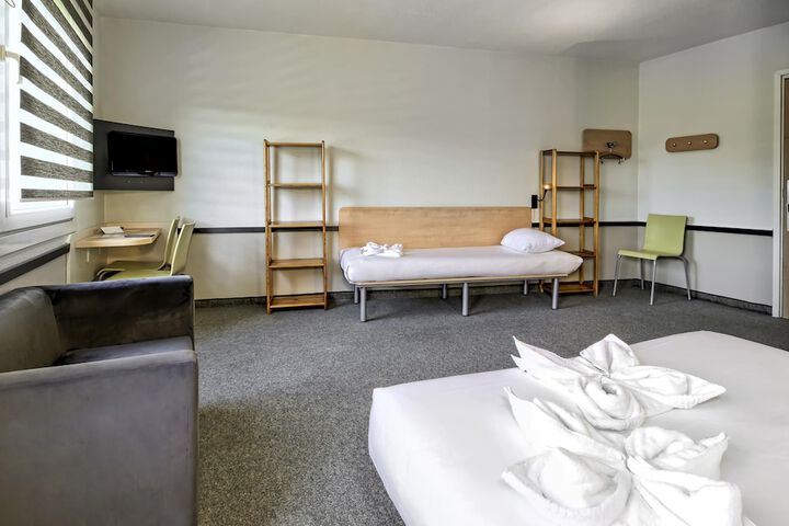 Room 8 of 37
