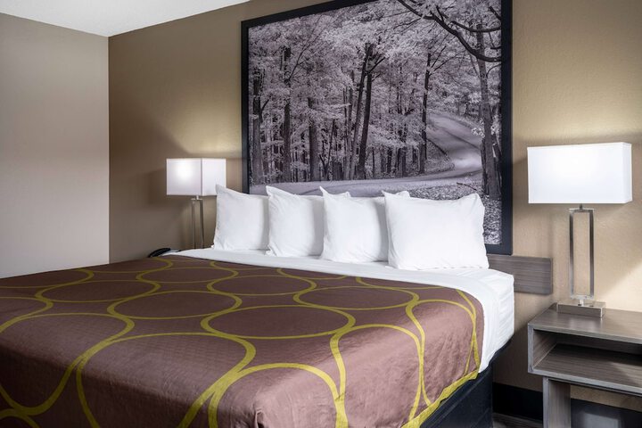 1 King Bed (8 of 20)